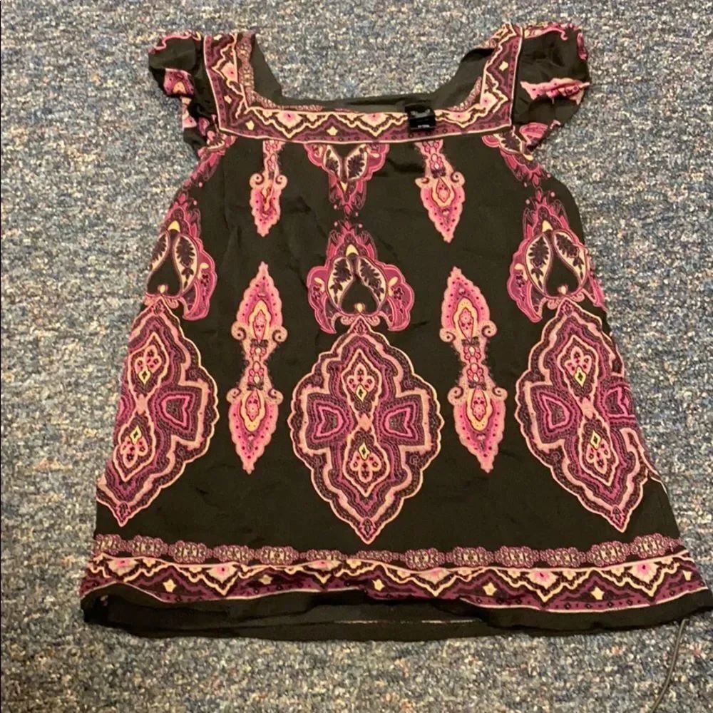 Axcess Black Floral Top sz. S